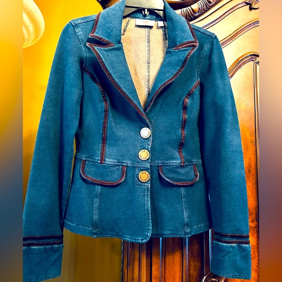 J-LO  Jeans Jacket with Velvet Trim. - Picture 7 of 7